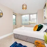 Hazelnut Seafront One Bedroom Bn1Gre25